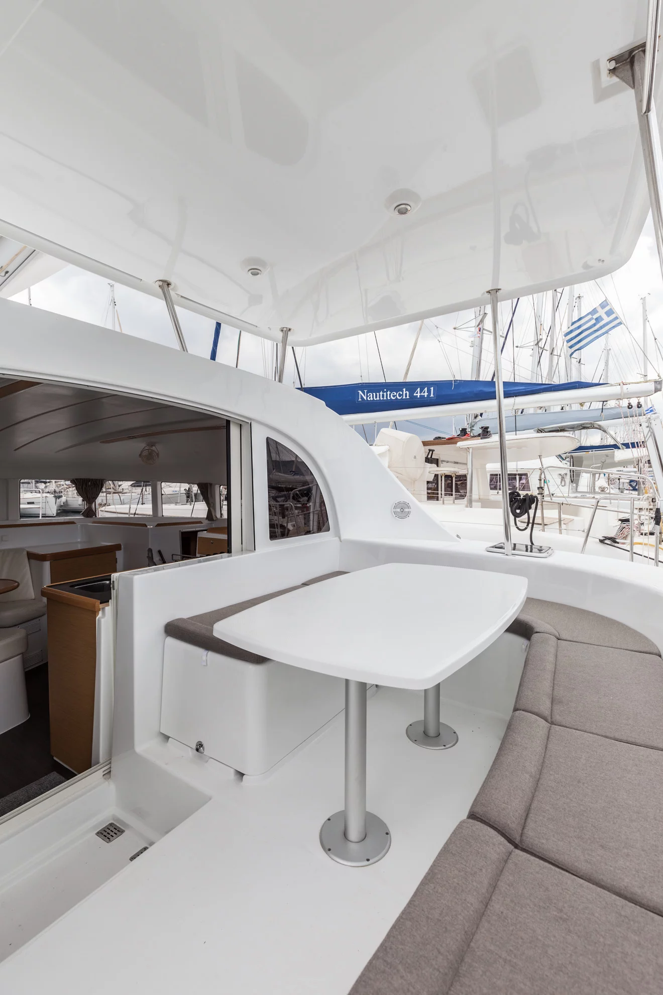 Lagoon 380 S2 (Vienna | Solar Panel, Inverter)  - 9