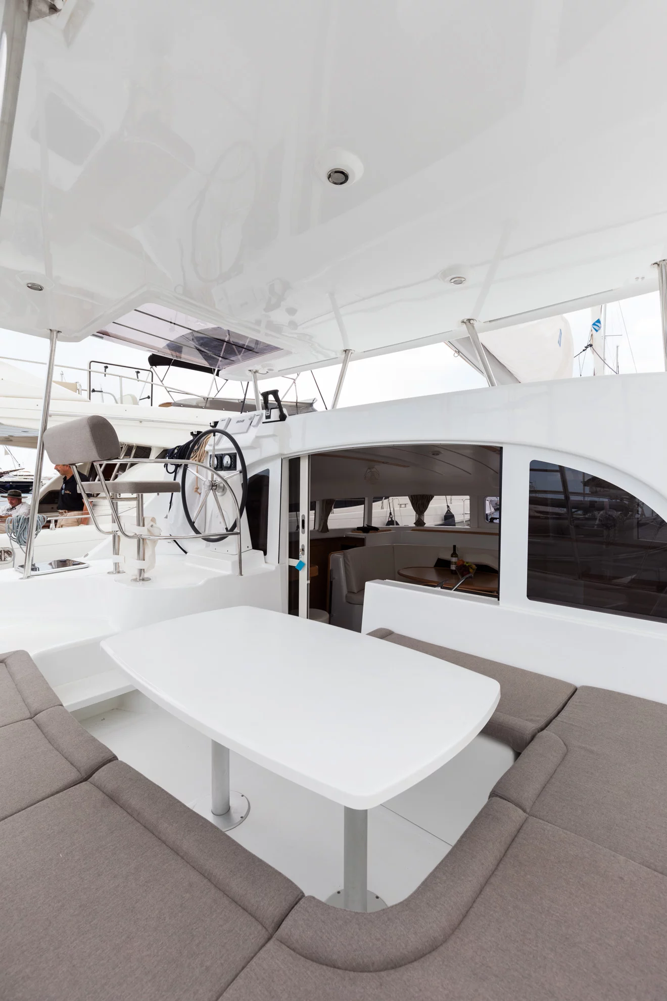 Lagoon 380 S2 (Vienna | Solar Panel, Inverter)  - 15