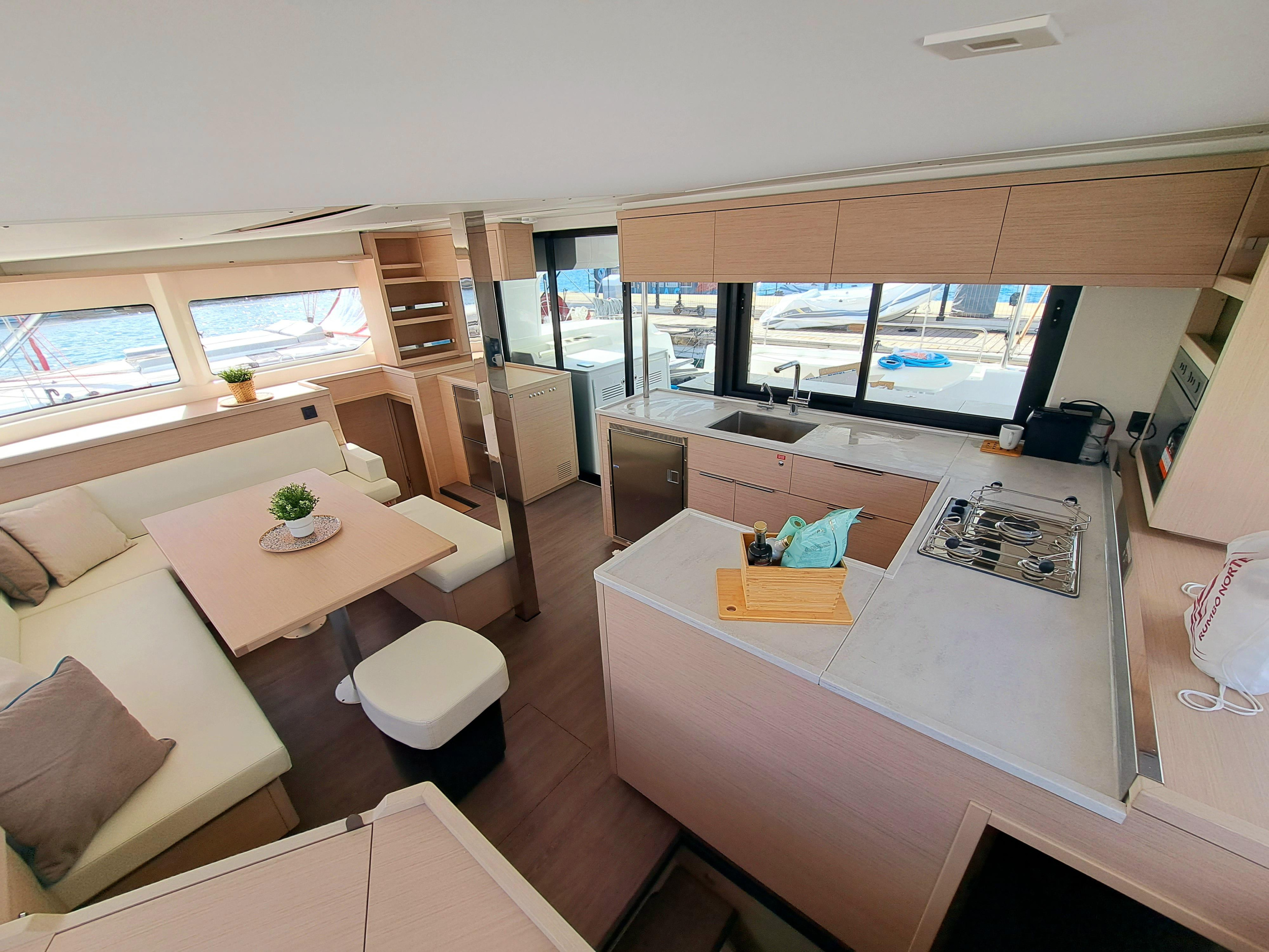 Photo #4 - LAGOON 46 / 4 CABINS (SILVER ELLI) in Sant Antoni de Portmany - 13219