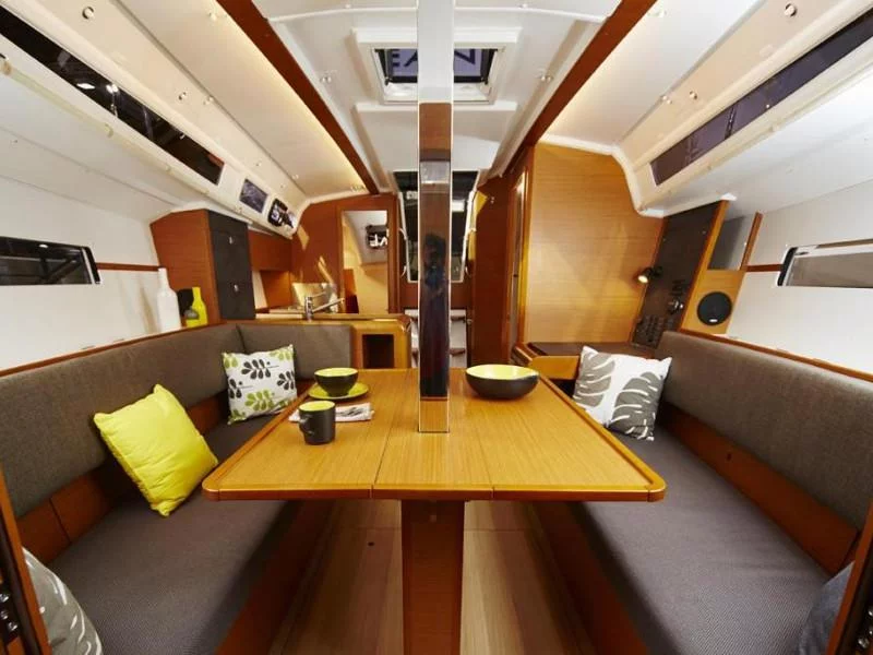 Sun Odyssey 349 () Interior image - 2