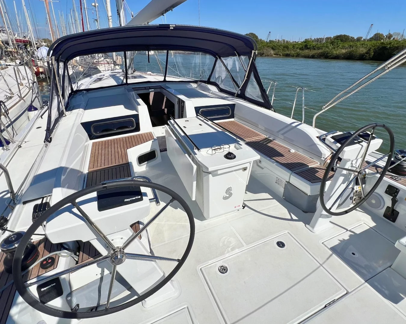 Oceanis 51.1 (Le Streghe - Comfort line)  - 12