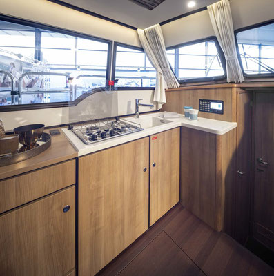 Photo #3 - Linssen Grand Sturdy 35.0 Sedan Intero (La Gourmandise) in Le Landeron - 17974