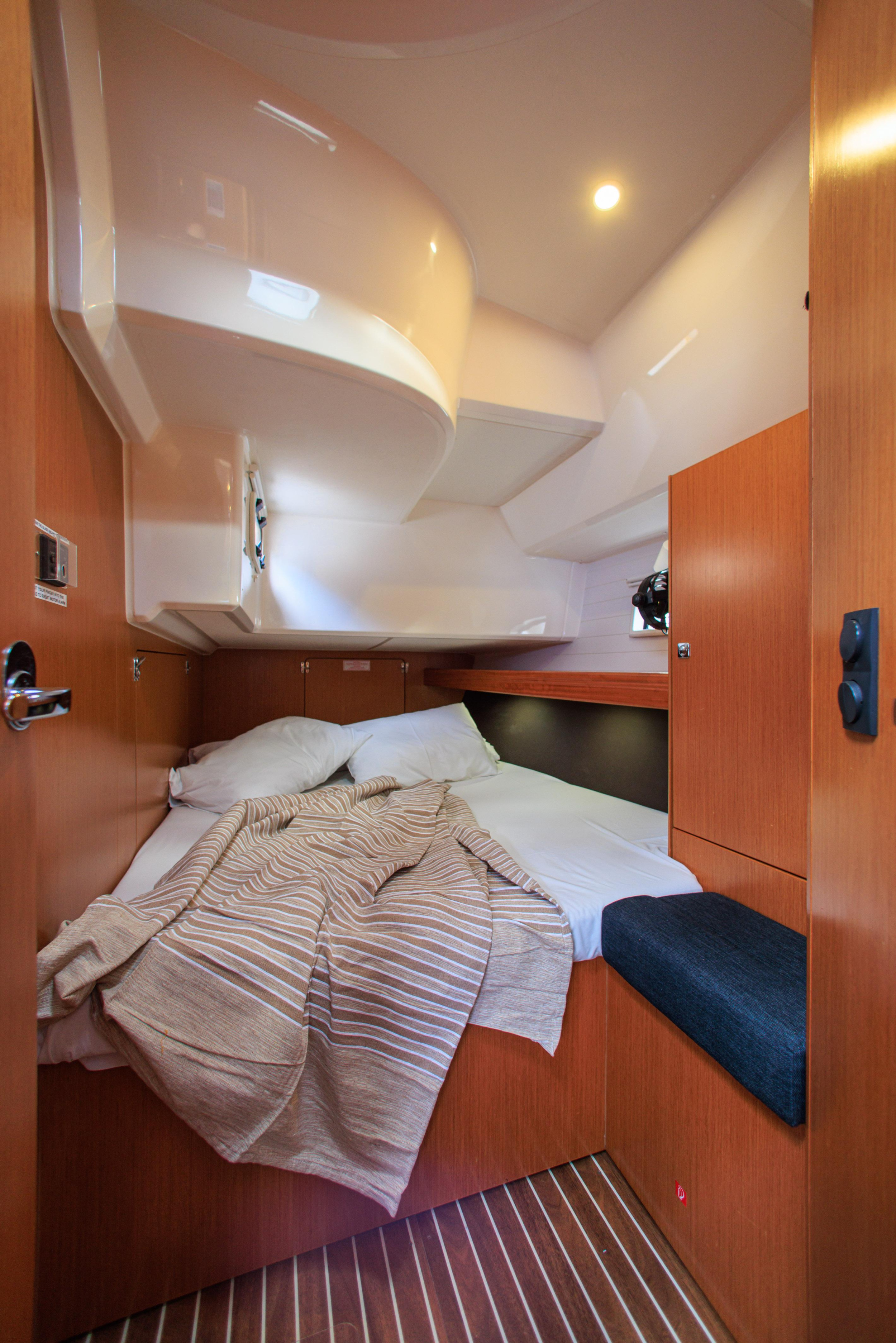 Photo #12 - Bavaria Cruiser 46 (Kyveli) in Athen - 15329