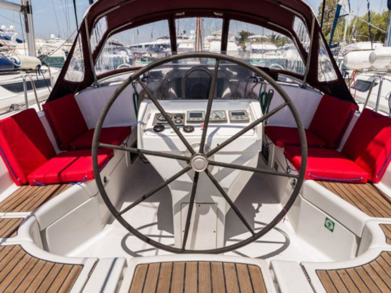 Photo #9 - Oceanis 411 Clipper (Simonetta (Bow Thruster, electric heads, Solar Panel)) in Nea Peramos - 13025