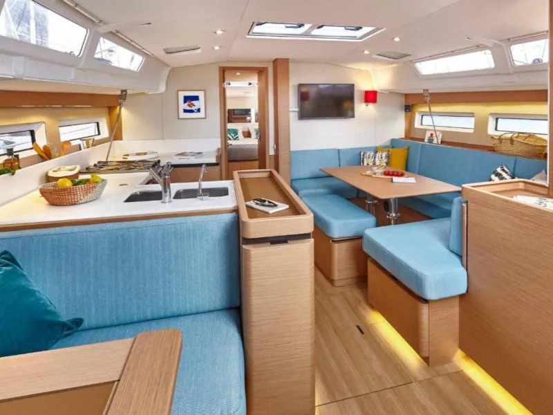 Sun Odyssey 490 (Helia (, Gen. 10kVA, Electric Winch NEW 2022)) Interior image - 3