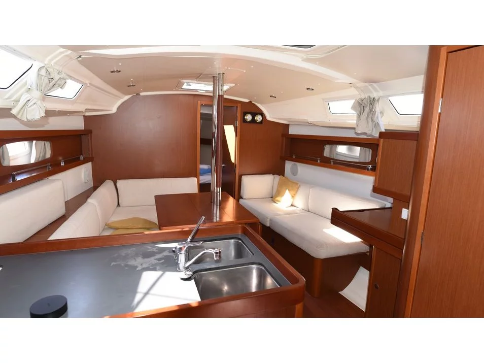 Oceanis 37 (Galene) Interior image - 11
