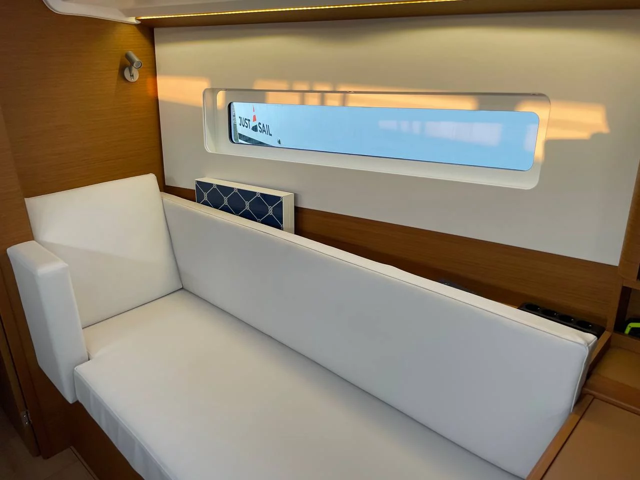Sun Odyssey 380 (Just Happy)  - 4