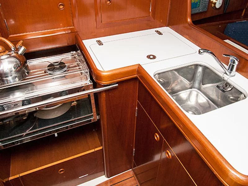 Oceanis 331 (Martha) Kitchen - 12