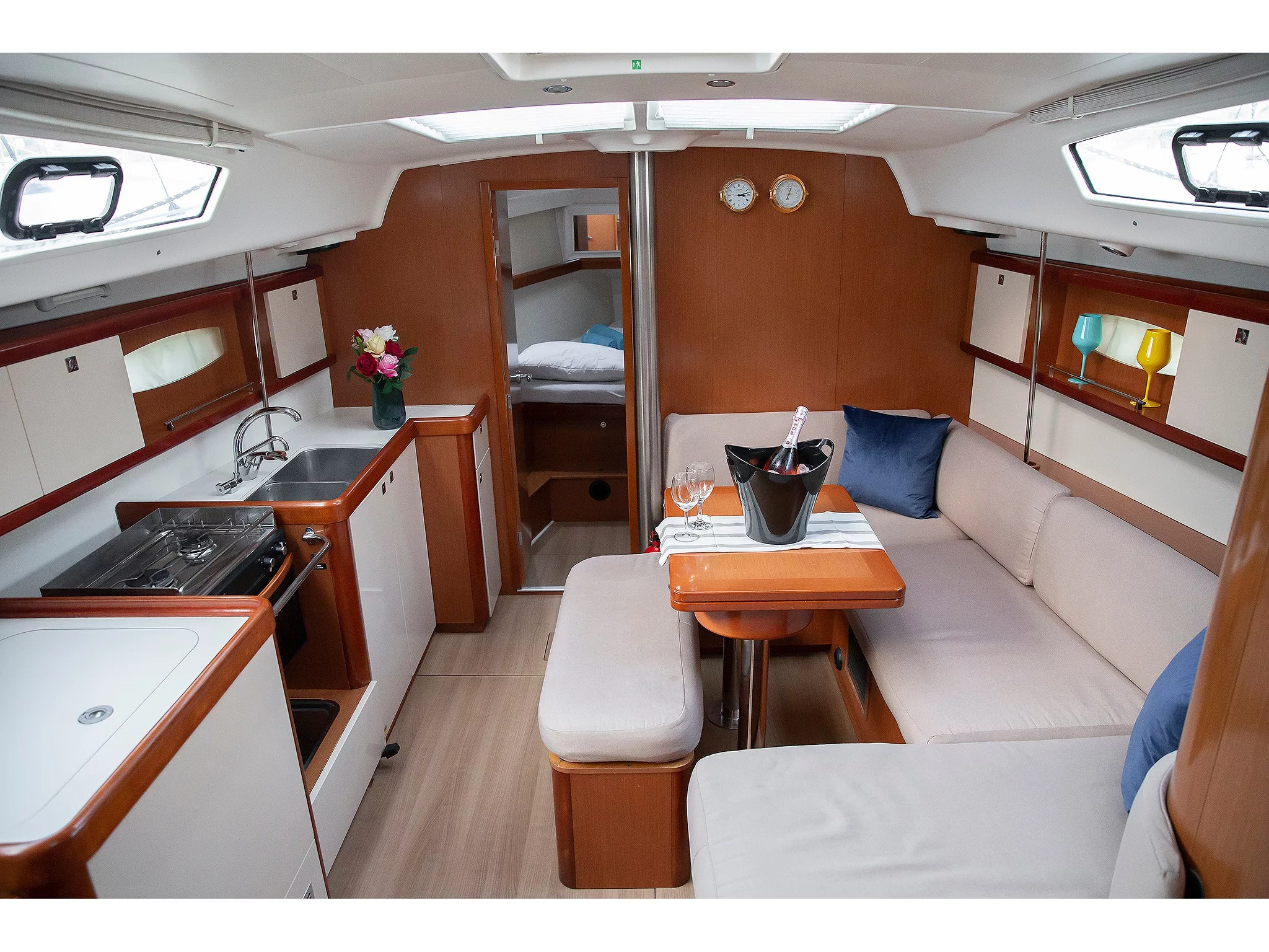 Oceanis 40 (Marco Polo) Interior image - 9