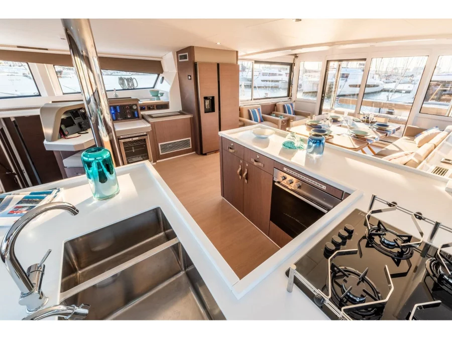 BALI 5.4 (BLUEMOON) Interior image - 8