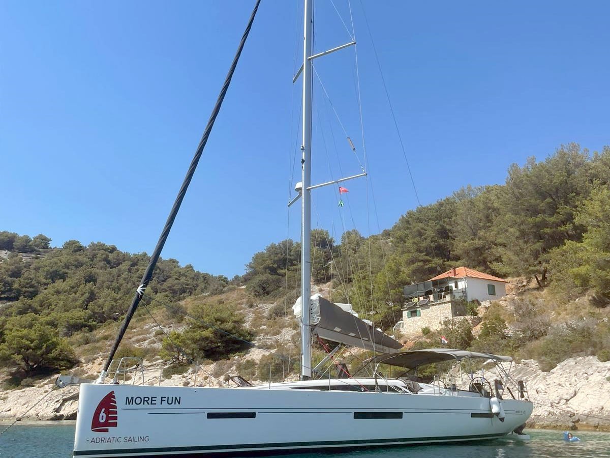 Photo #1 - More 55 (MORE FUN) en Kastela - 8115
