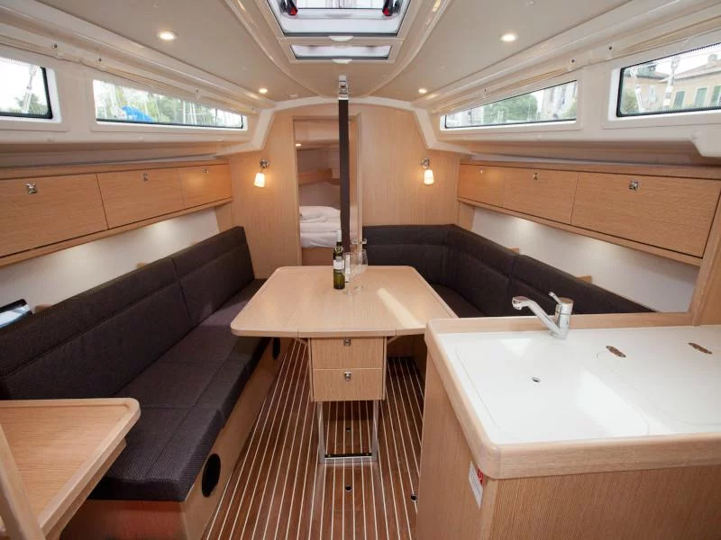 Bavaria Cruiser 34 Style (Aston)  - 20