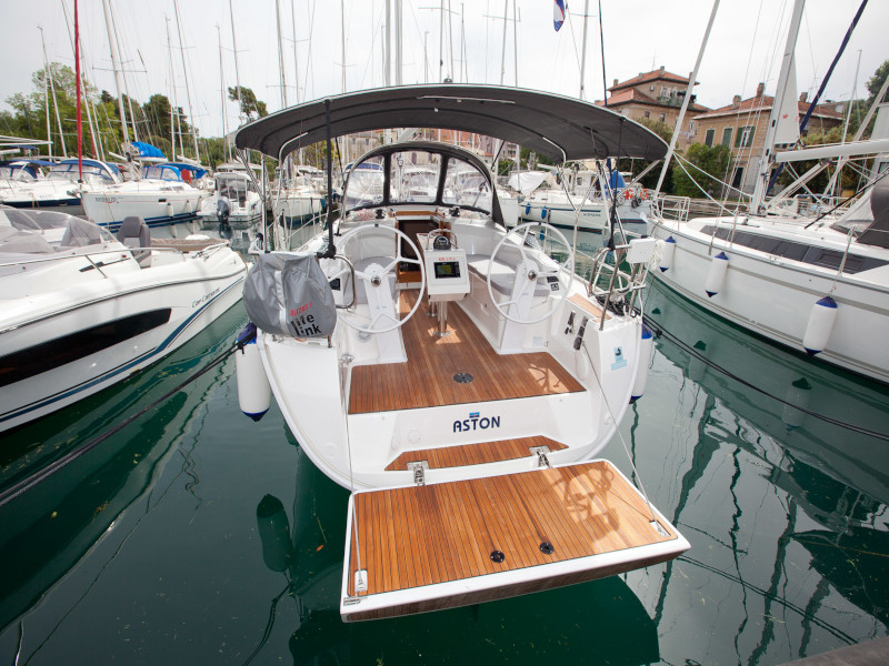 Photo #14 - Bavaria Cruiser 34 Style (Aston) in Zara - 11780