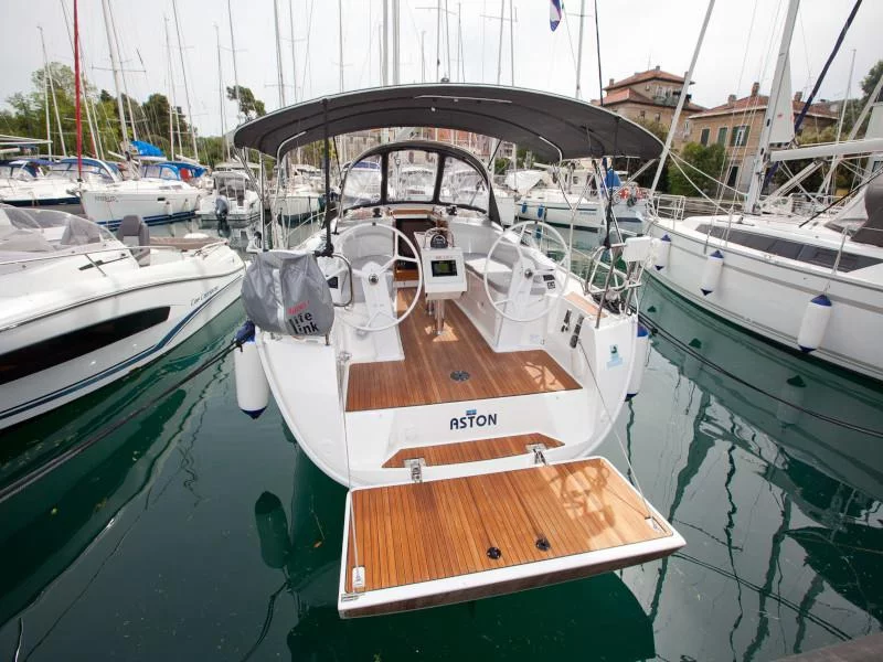 Bavaria Cruiser 34 Style (Aston)  - 13