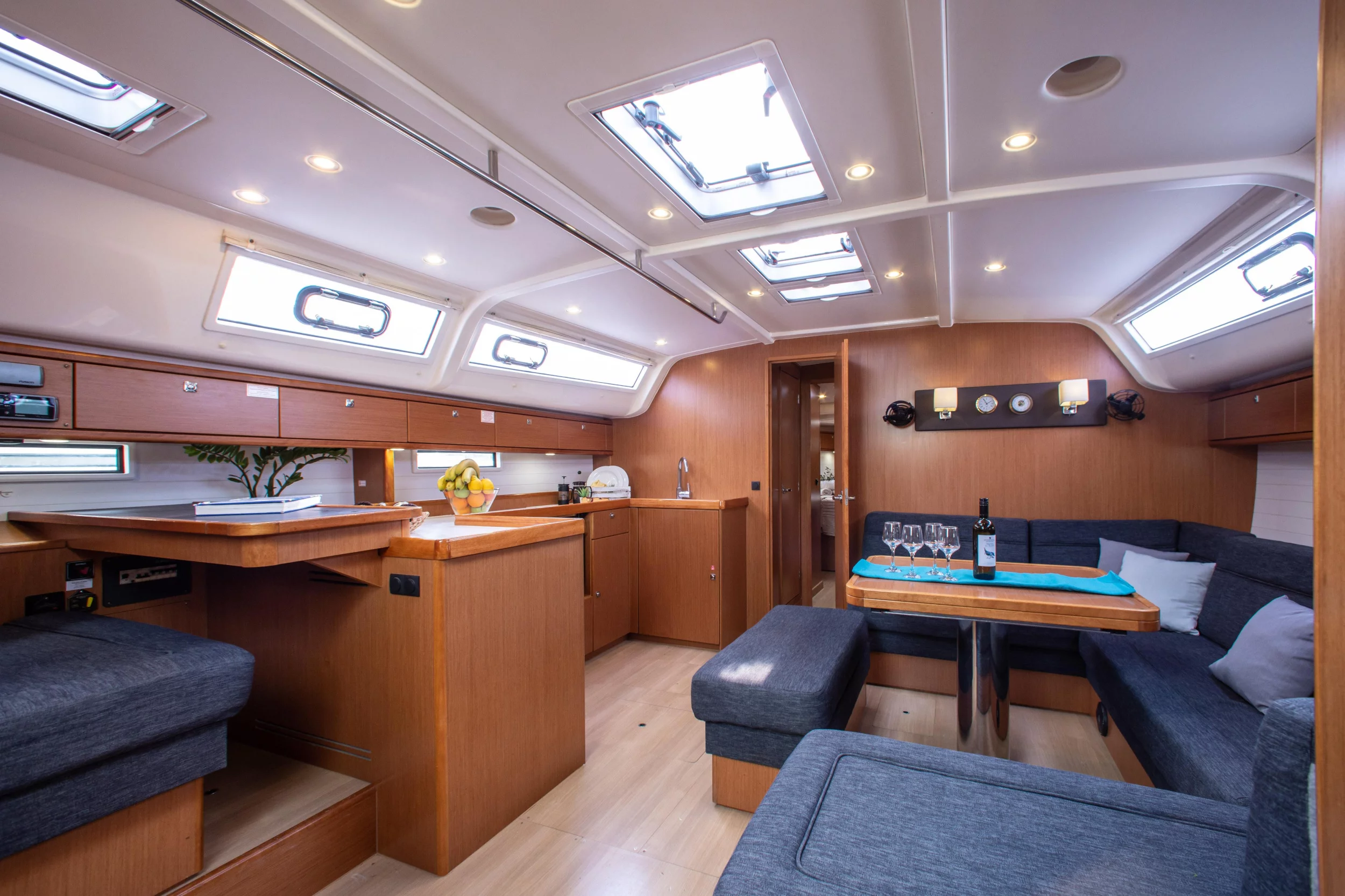 Bavaria Cruiser 51 (Philoctetes)  - 30