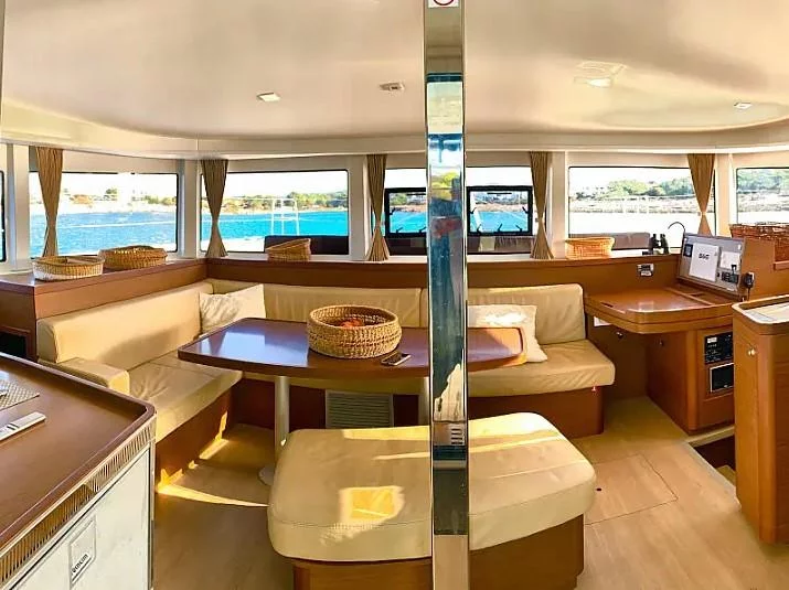 LAGOON 42 (PASCAL) Interior image - 9