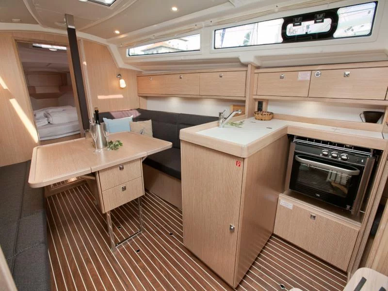 Bavaria Cruiser 34 Style (COOKIE)  - 10
