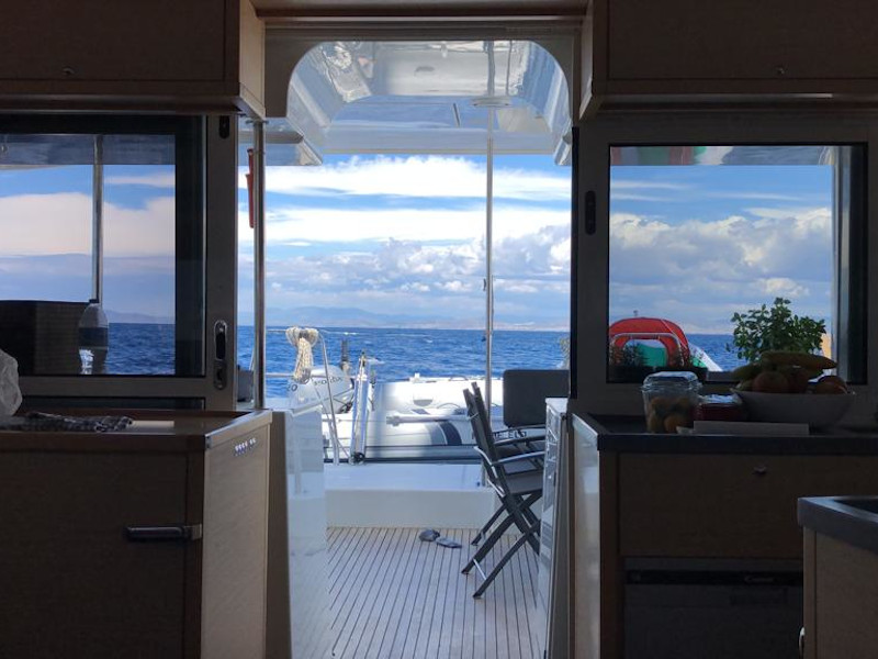 Photo #4 - Lagoon 450 Flybridge (Oceana (VIP Equipment incl, , , PS 4, Dishwasher, Washer+Dryer)) in Athen - 13662