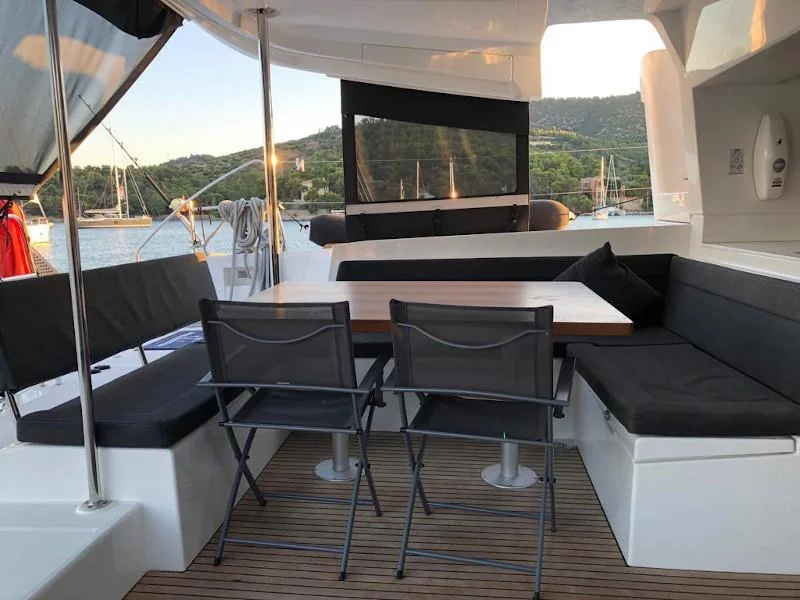 Lagoon 450 Flybridge (Oceana (VIP Equipment incl, , , PS 4, Dishwasher, Washer+Dryer))  - 2