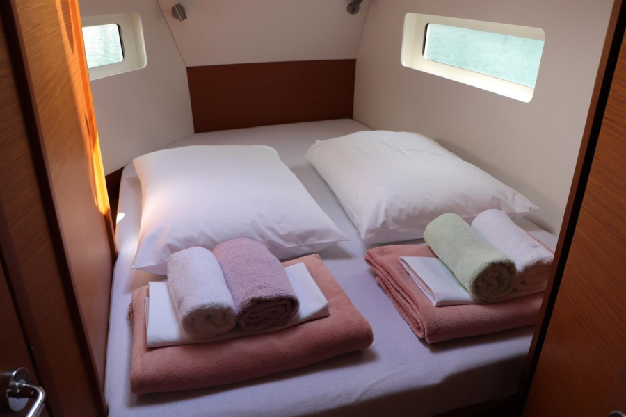 Sun Odyssey 380 — photo 6