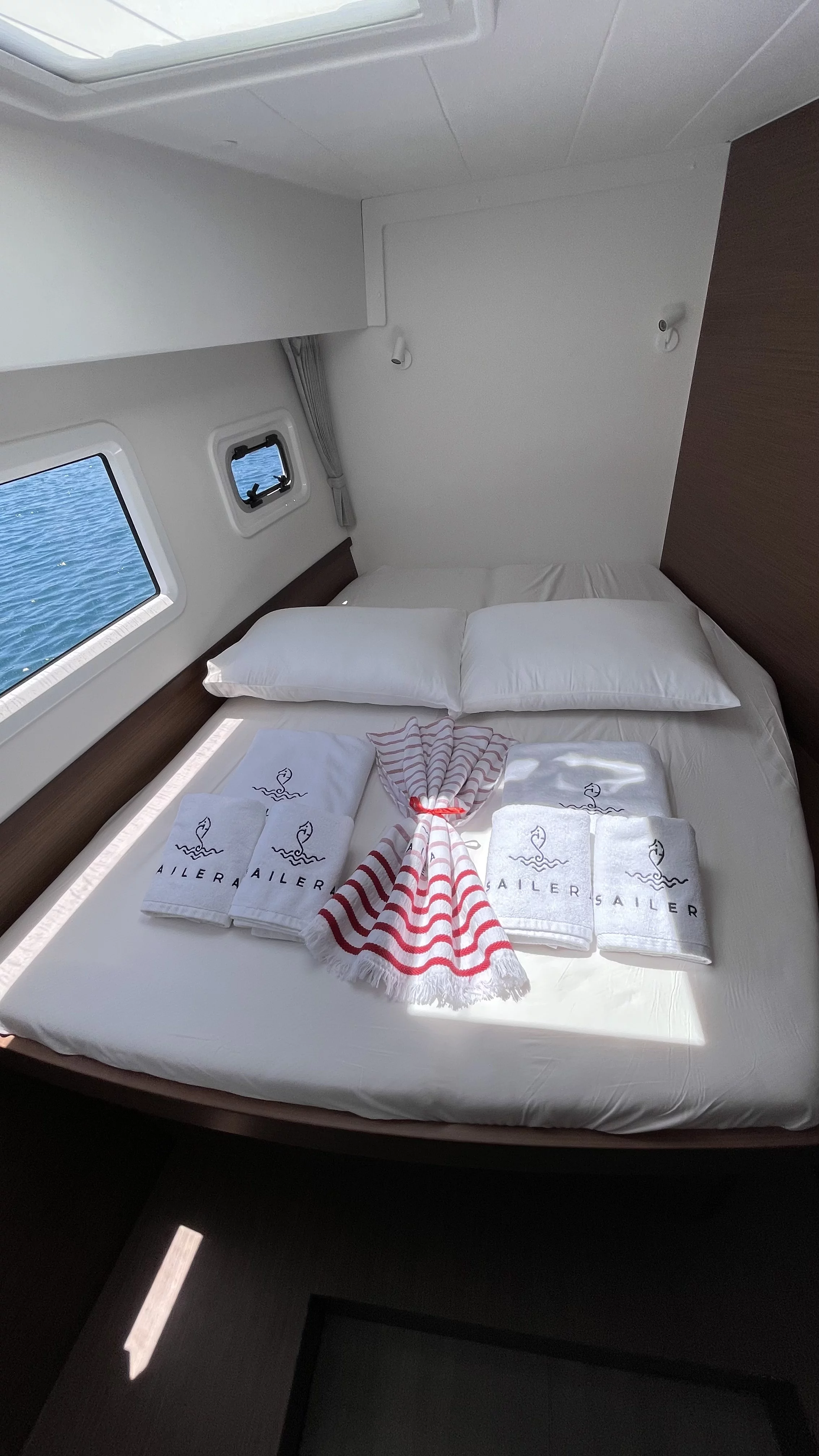 Lagoon 42 (Liquid Asset)  - 2