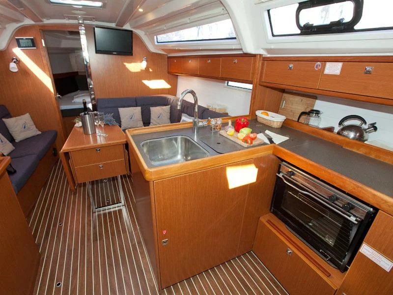 Bavaria Cruiser 37 (GOSPOJA) Interior image - 10