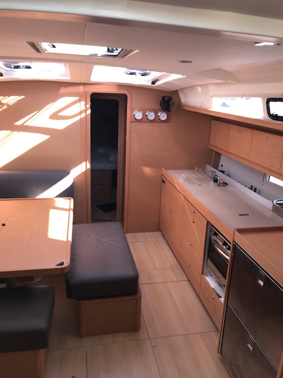 Photo #4 - Dufour 460 Grand Large (Familia) en Atenas - 10964