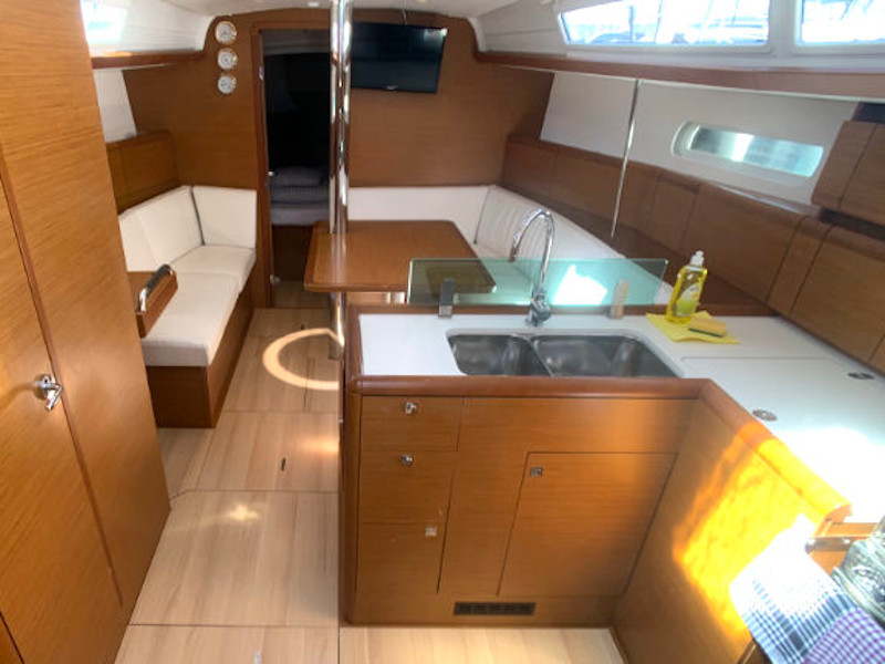 Photo #8 - Sun Odyssey 389 (Amadeus) en Rogoznica - 9171
