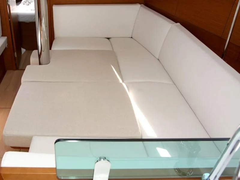 Sun Odyssey 389 (Amadeus)  - 9