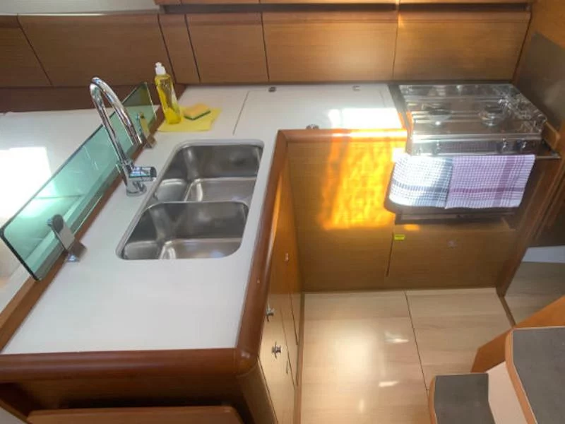 Sun Odyssey 389 (Amadeus)  - 4