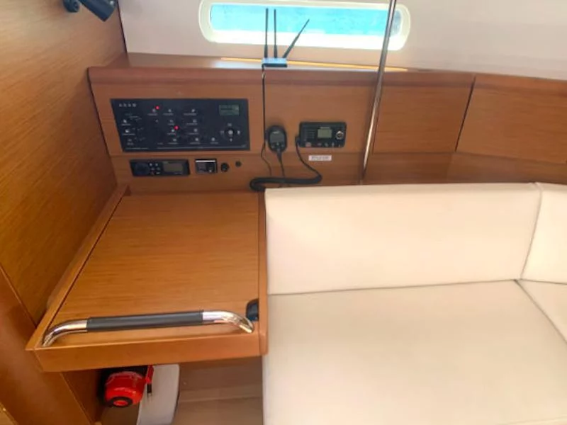 Sun Odyssey 389 (Amadeus)  - 14