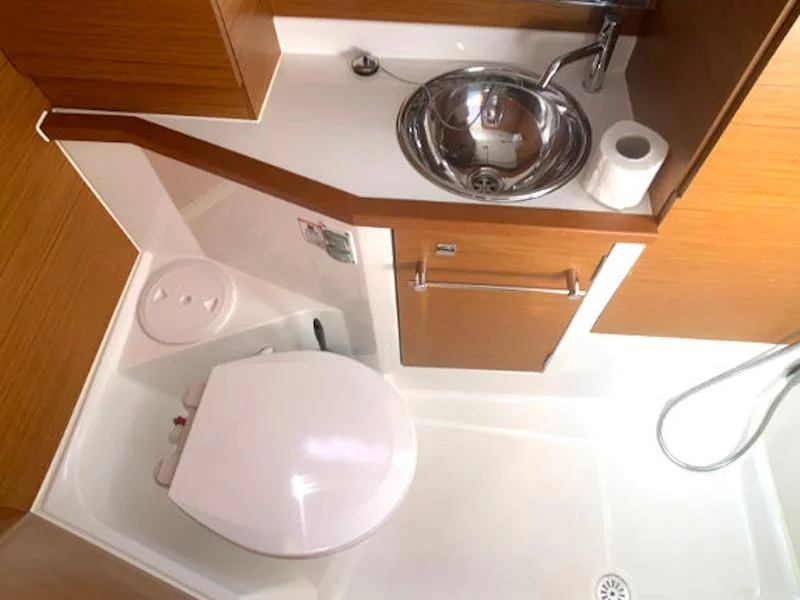 Sun Odyssey 389 (Amadeus)  - 17