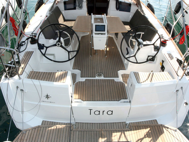 Photo #8 - Sun Odyssey 389 - 2 cab (Tara) in Krk - 9158