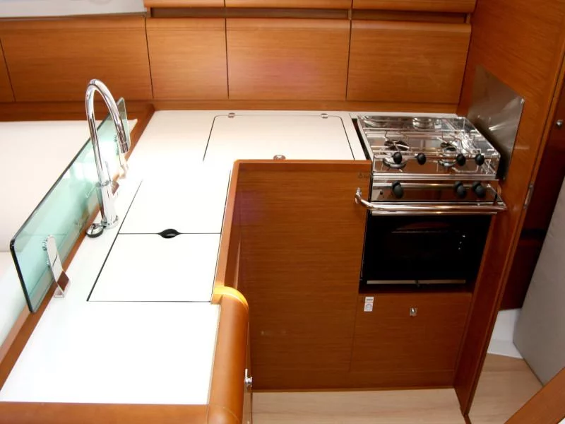 Sun Odyssey 419 (Mira)  - 17