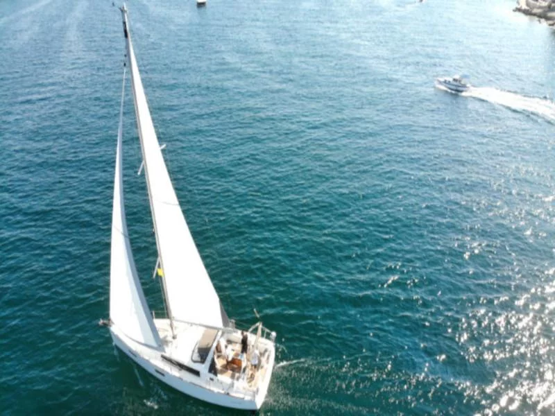 Oceanis 38 (Olli)  - 10