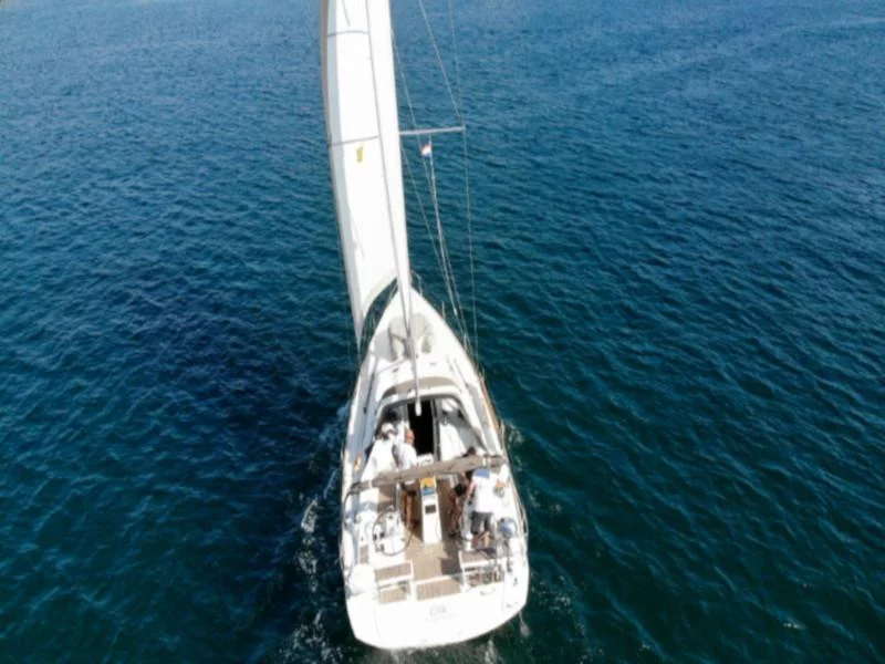 Oceanis 38 (Olli)  - 19