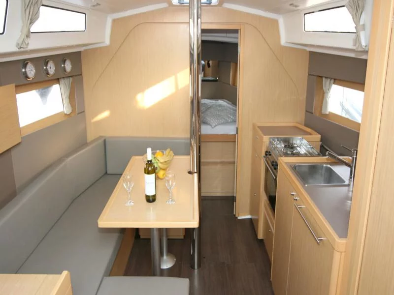 Oceanis 38 (Olli)  - 17