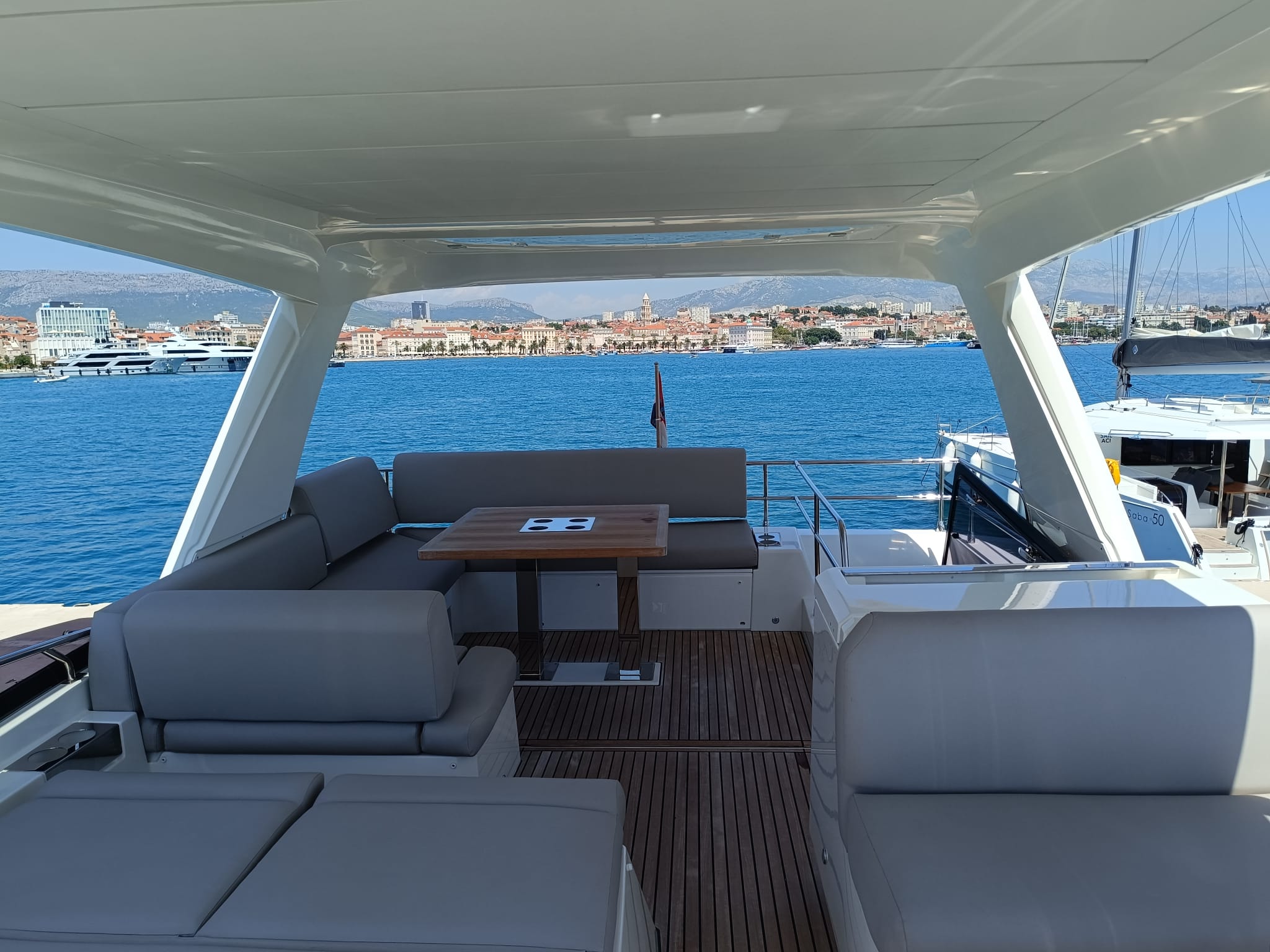 Photo #9 - Prestige 590 Fly (Tereza) en Split - 13767