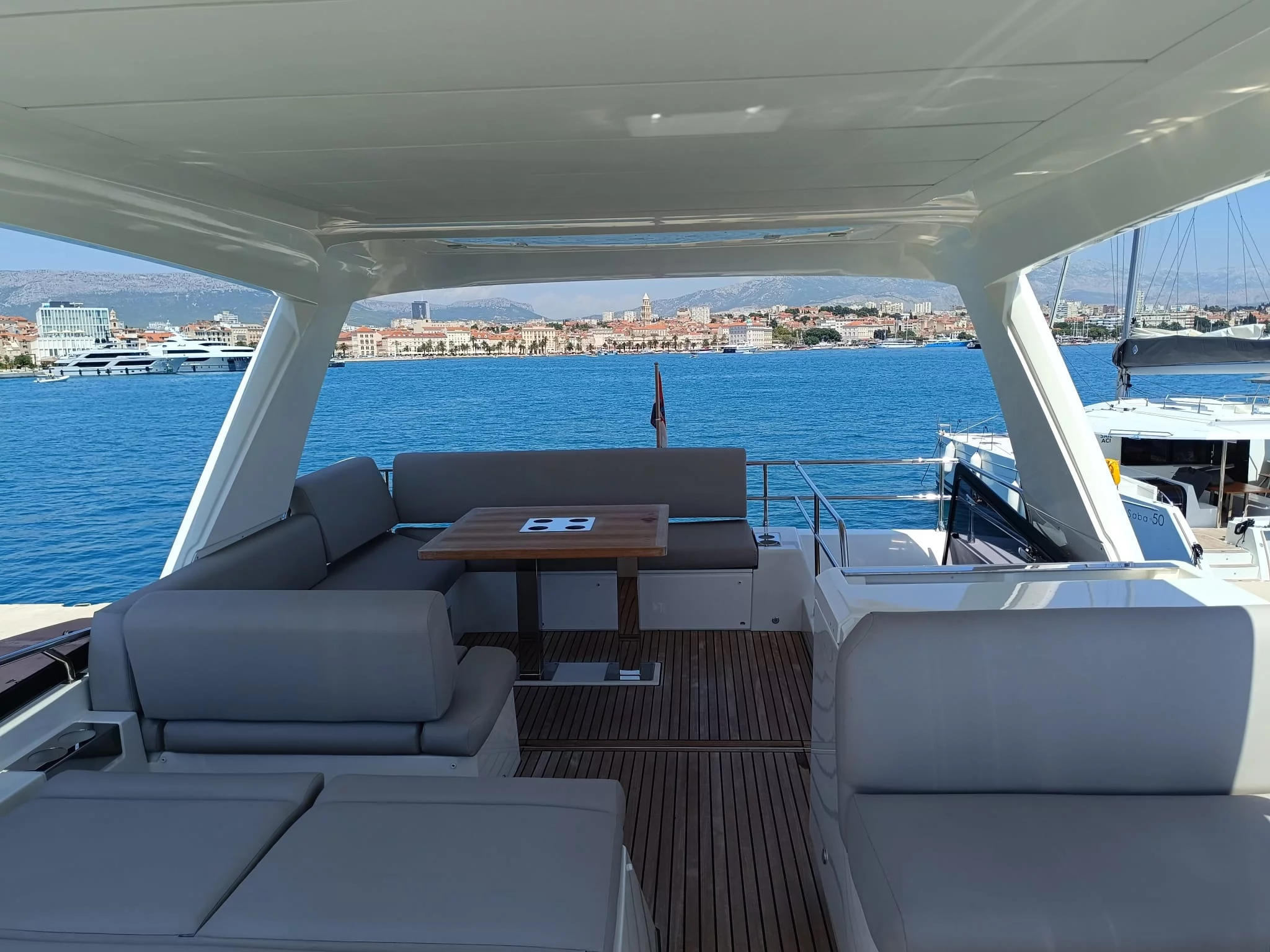 Prestige 590 Fly (Tereza)  - 8
