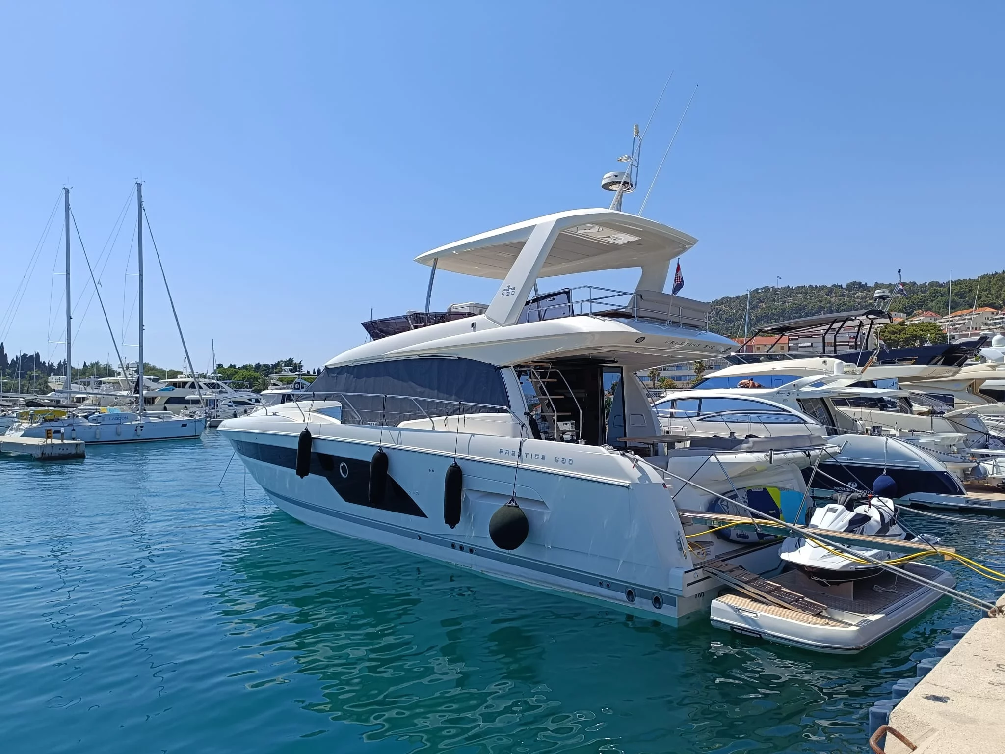 Prestige 590 Fly (Tereza)  - 10