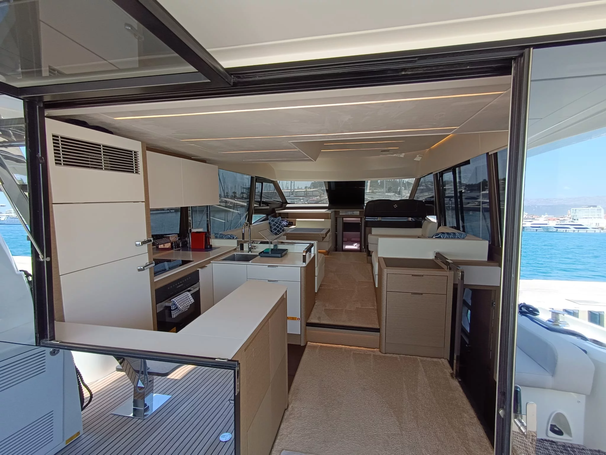 Prestige 590 Fly (Tereza) Interior image - 14