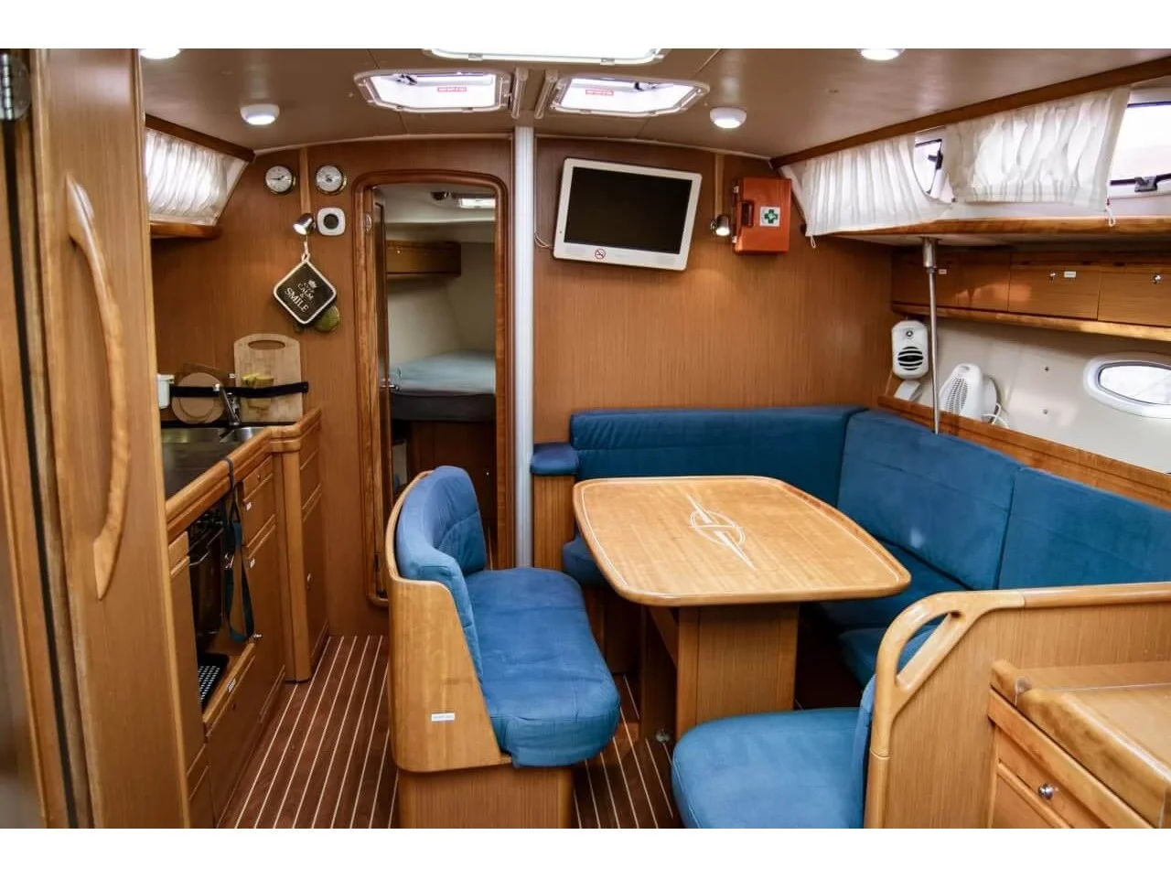 Bavaria 40 (Okyrroy) Interior image - 1