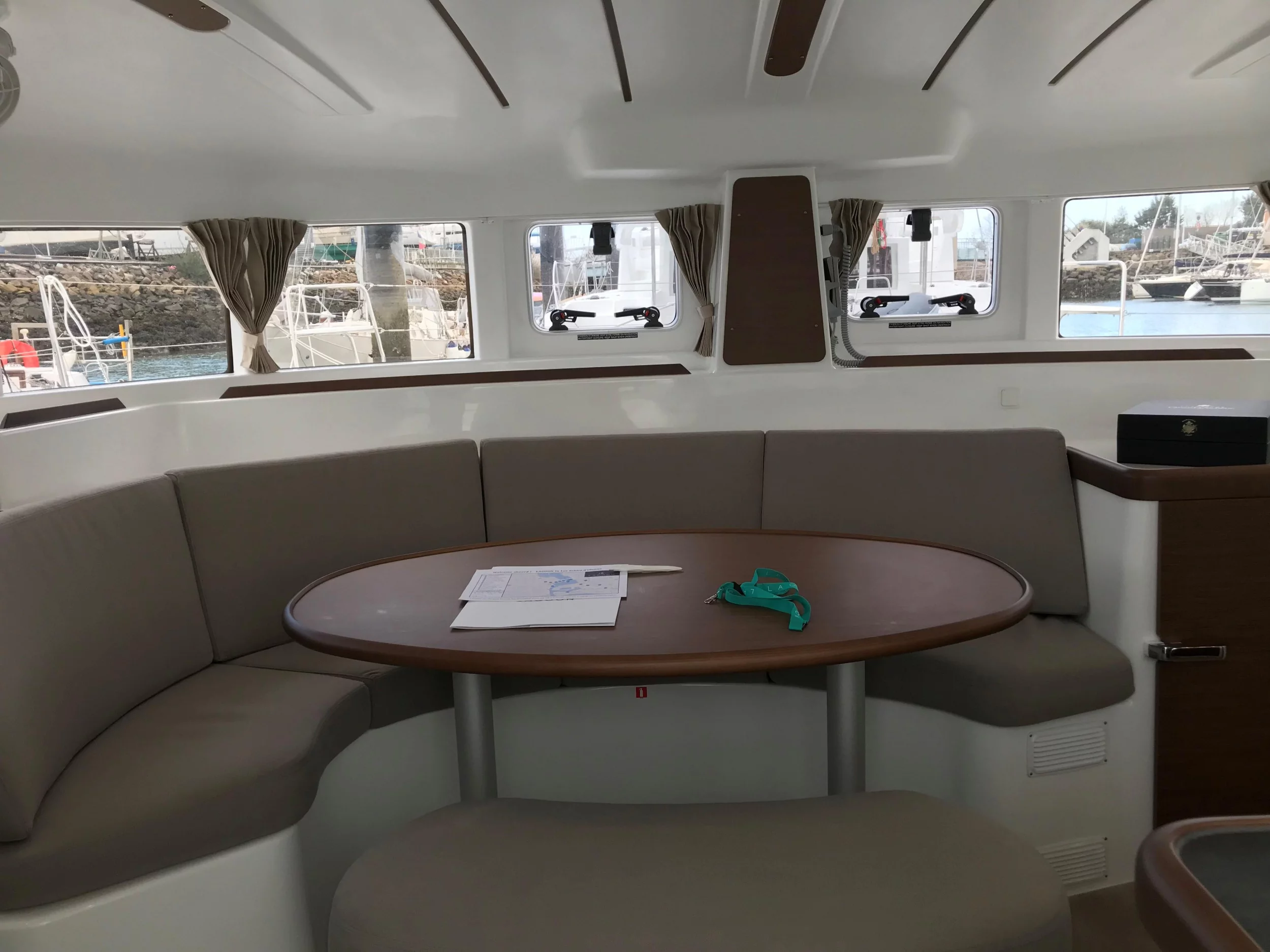 Lagoon 380 (Tarawa 3) Interior image - 2