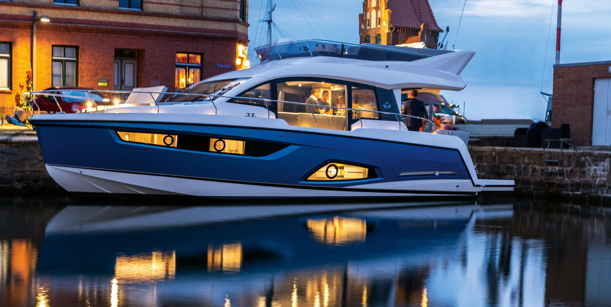 Sealine F430 (BLUE LAGOON)  - 1