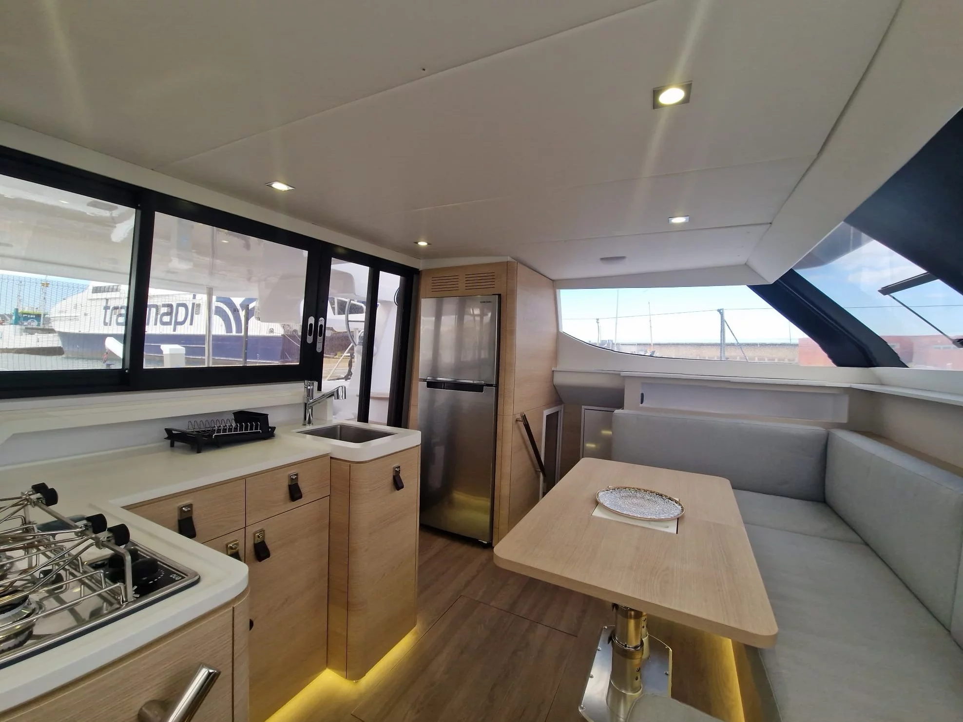 AVENTURA 11 (HAKUNA) Interior image - 2