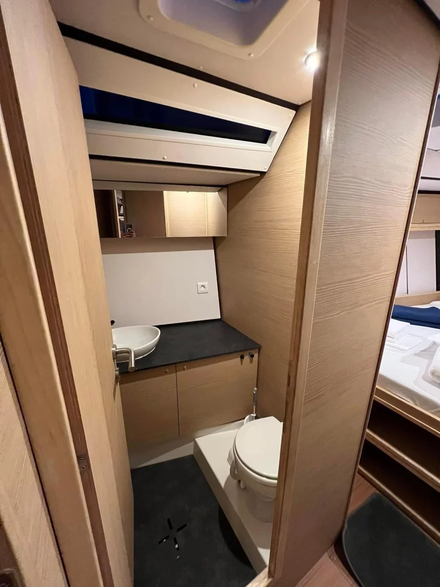 D&D Kufner 54 (Aurora Blu) Interior image - 3