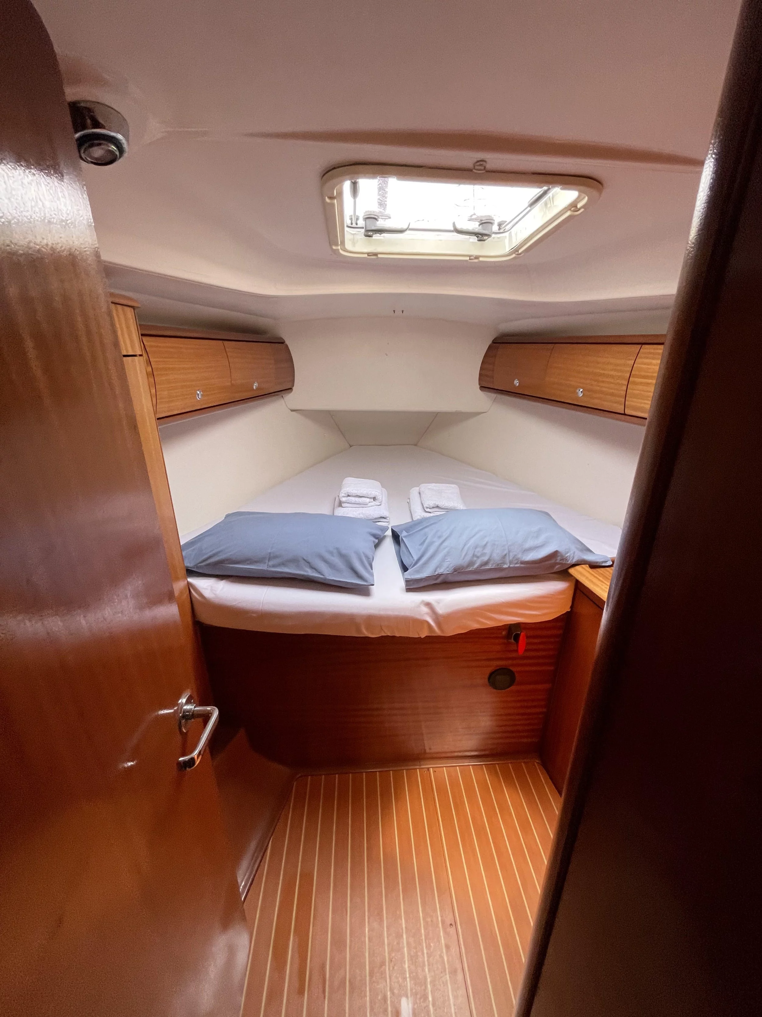 Bavaria 44 (Danai (with Bowthruster, Solar Panels, New Sails))  - 12