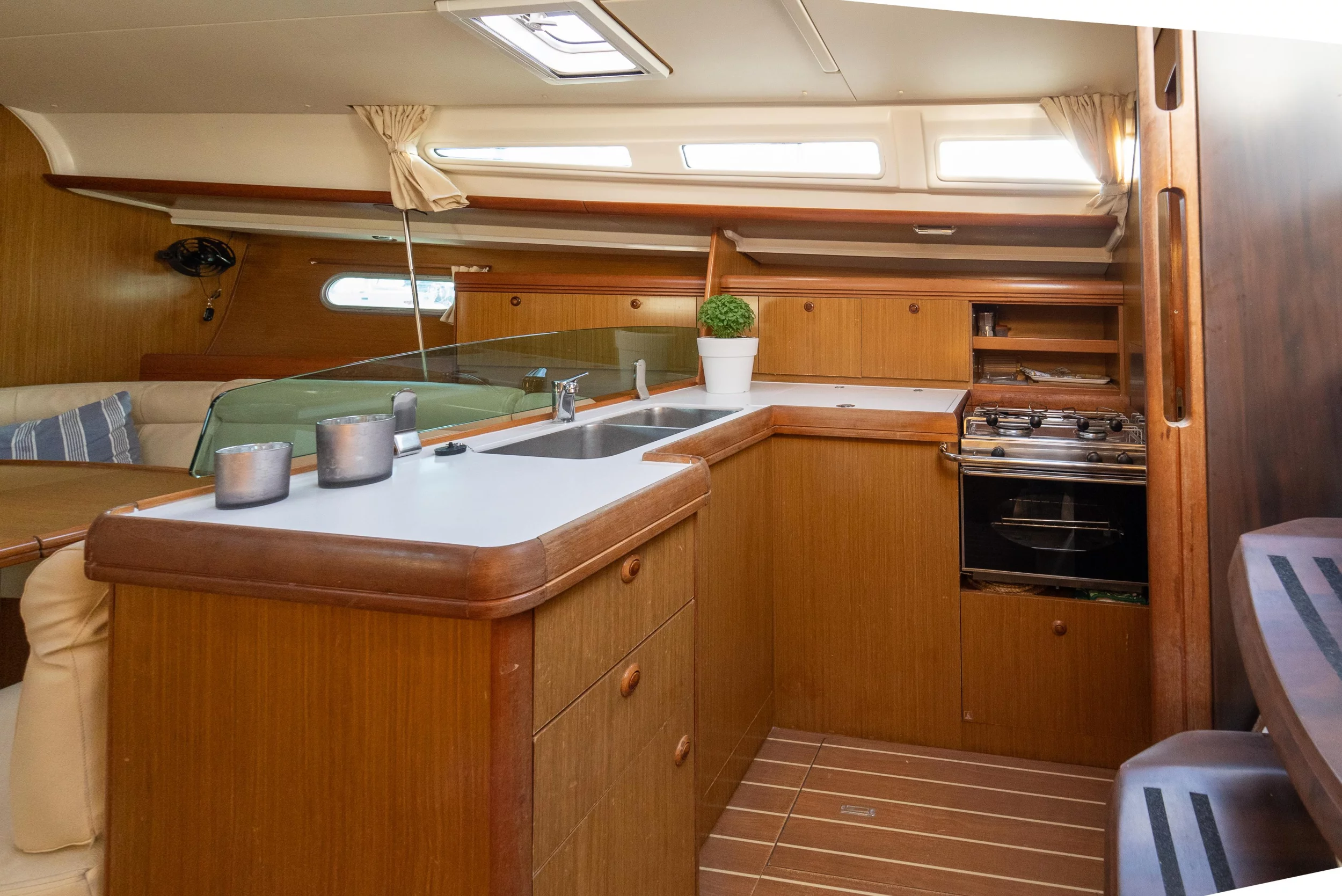 Sun Odyssey 42i (Mesogeios)  - 12