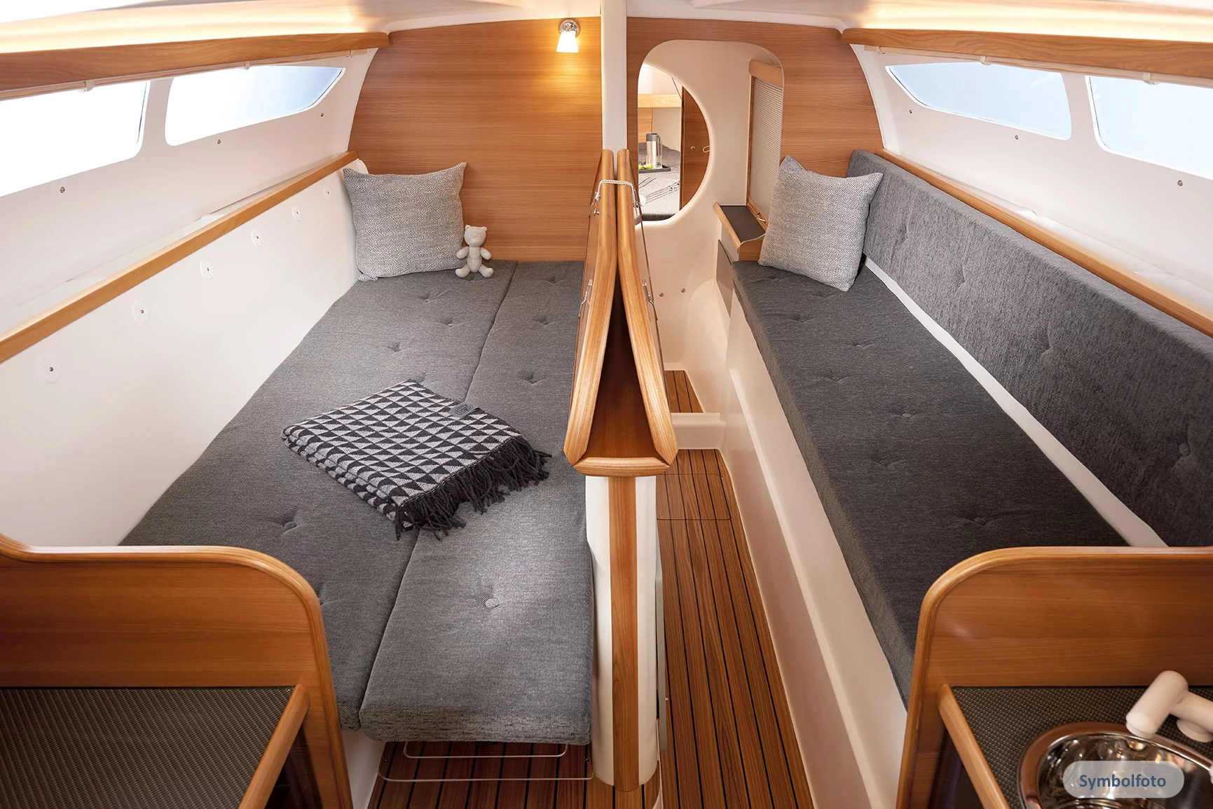 Dragonfly 28 Sport (Don Cangrejo) Interior symbol salon single berth - 12