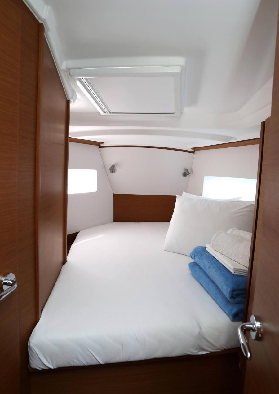Sun Odyssey 380 — photo 5